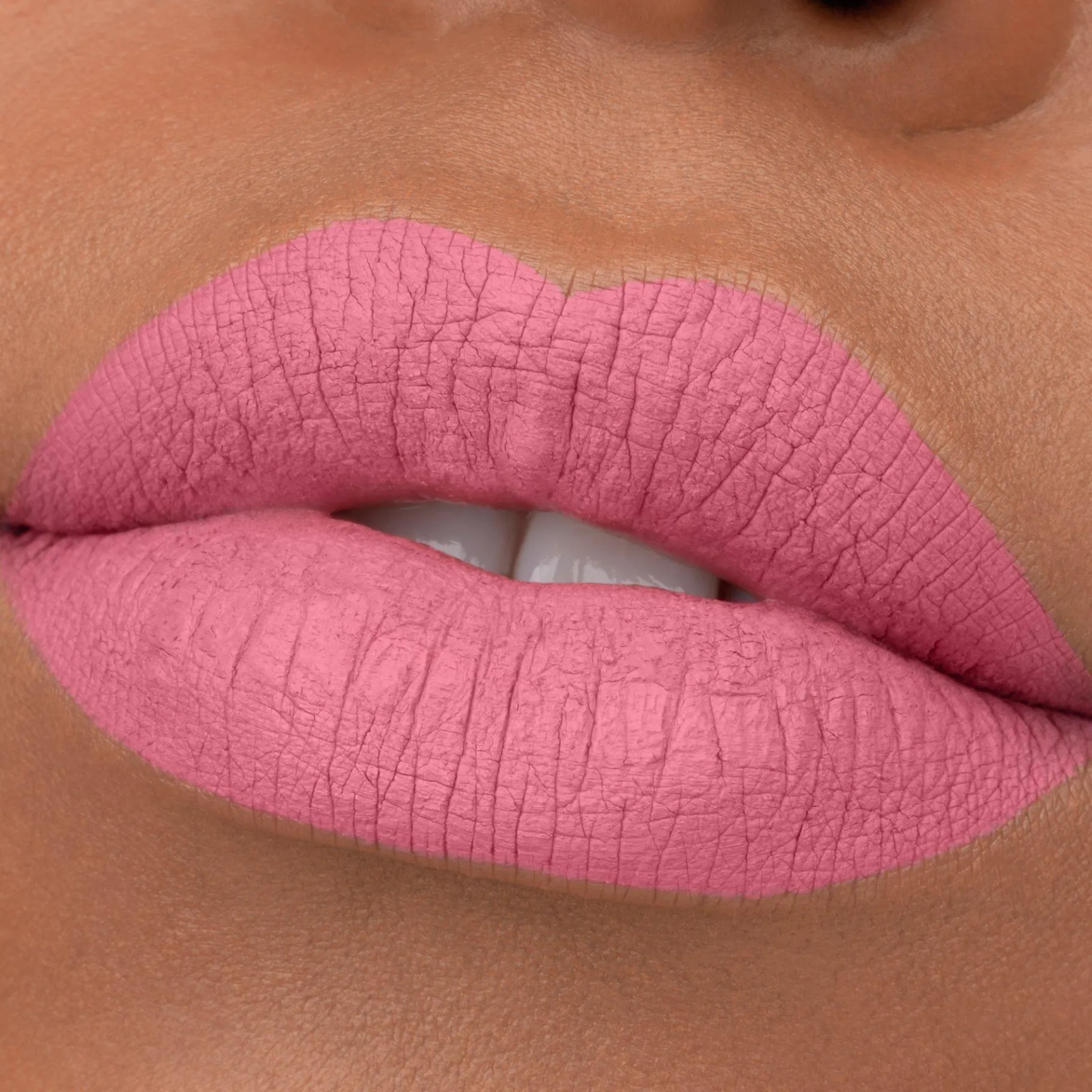 essence Barra De Labios>Barra de labios líquida 8h matte