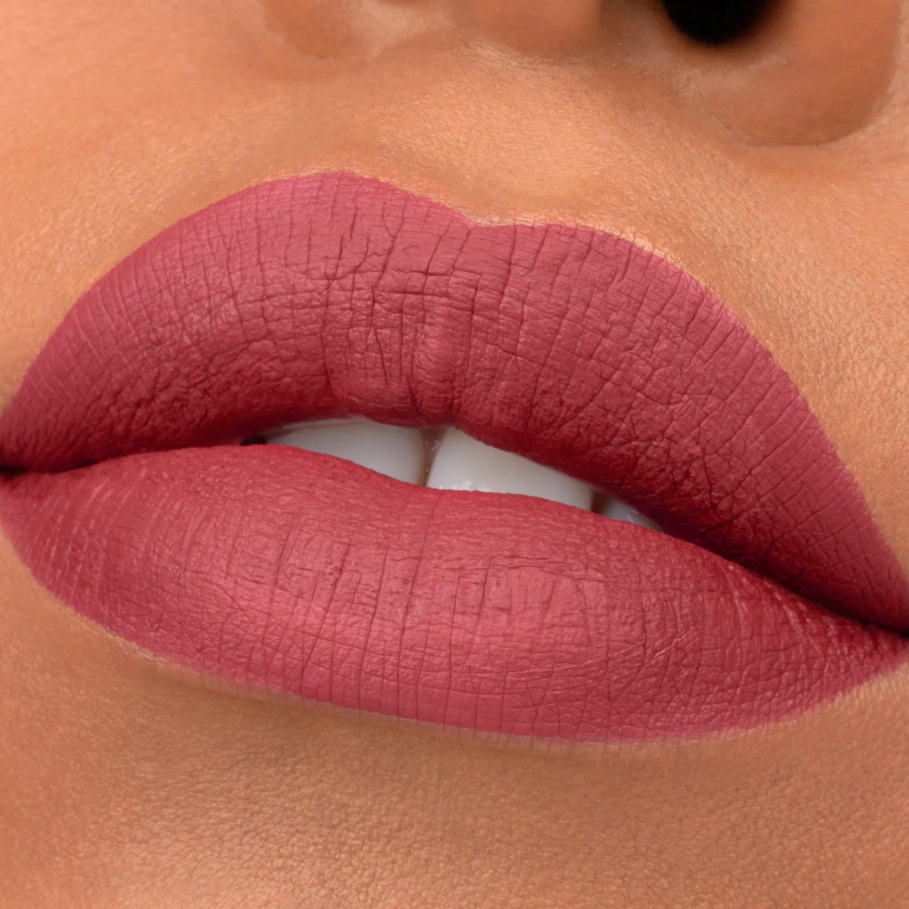 essence Barra De Labios>Barra de labios líquida 8h matte