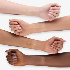 essence Corrector><noscript><img width=