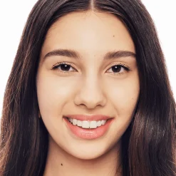 essence Cejas><noscript><img width=