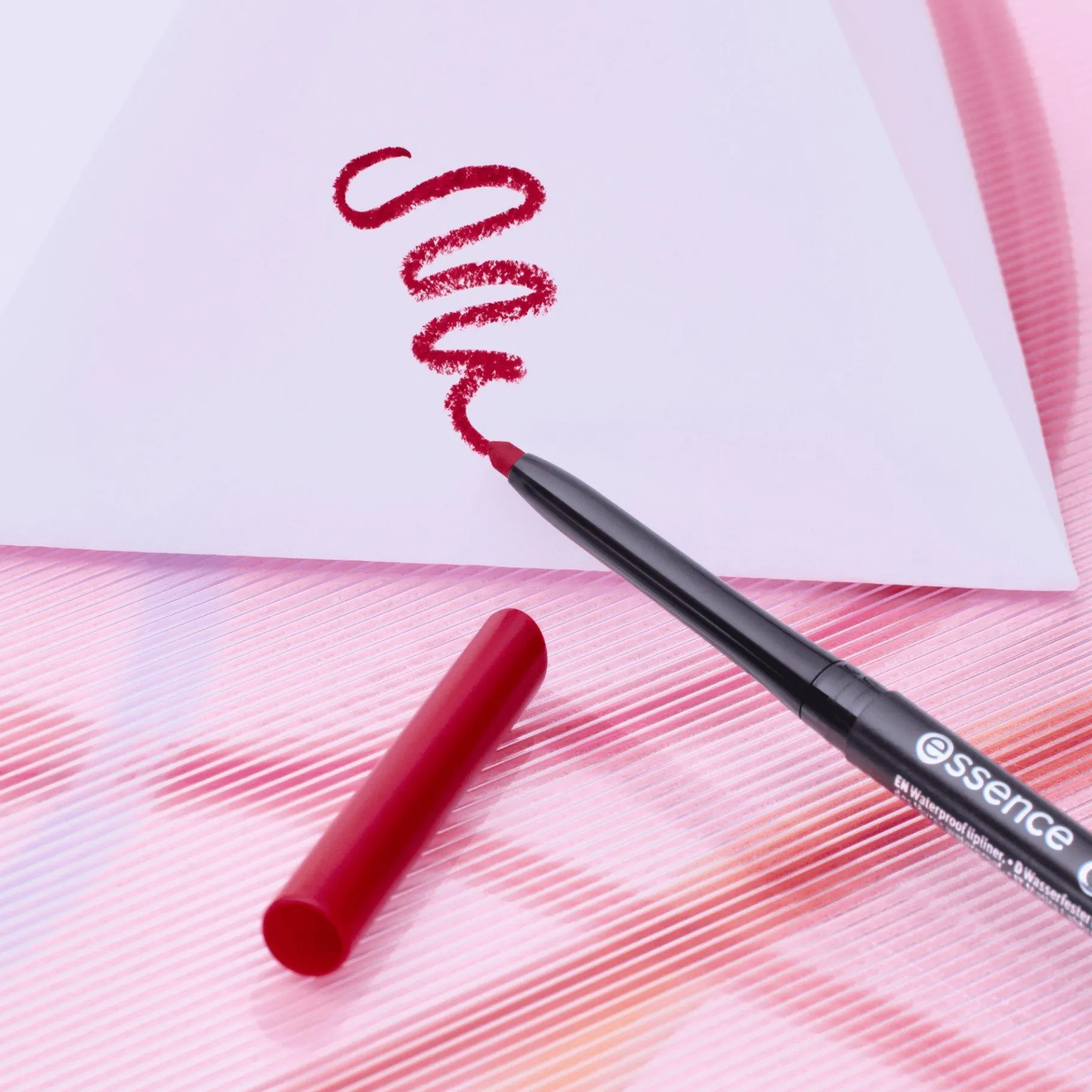 essence Perfilador De Labios>8h MATTE comfort perfilador de labios