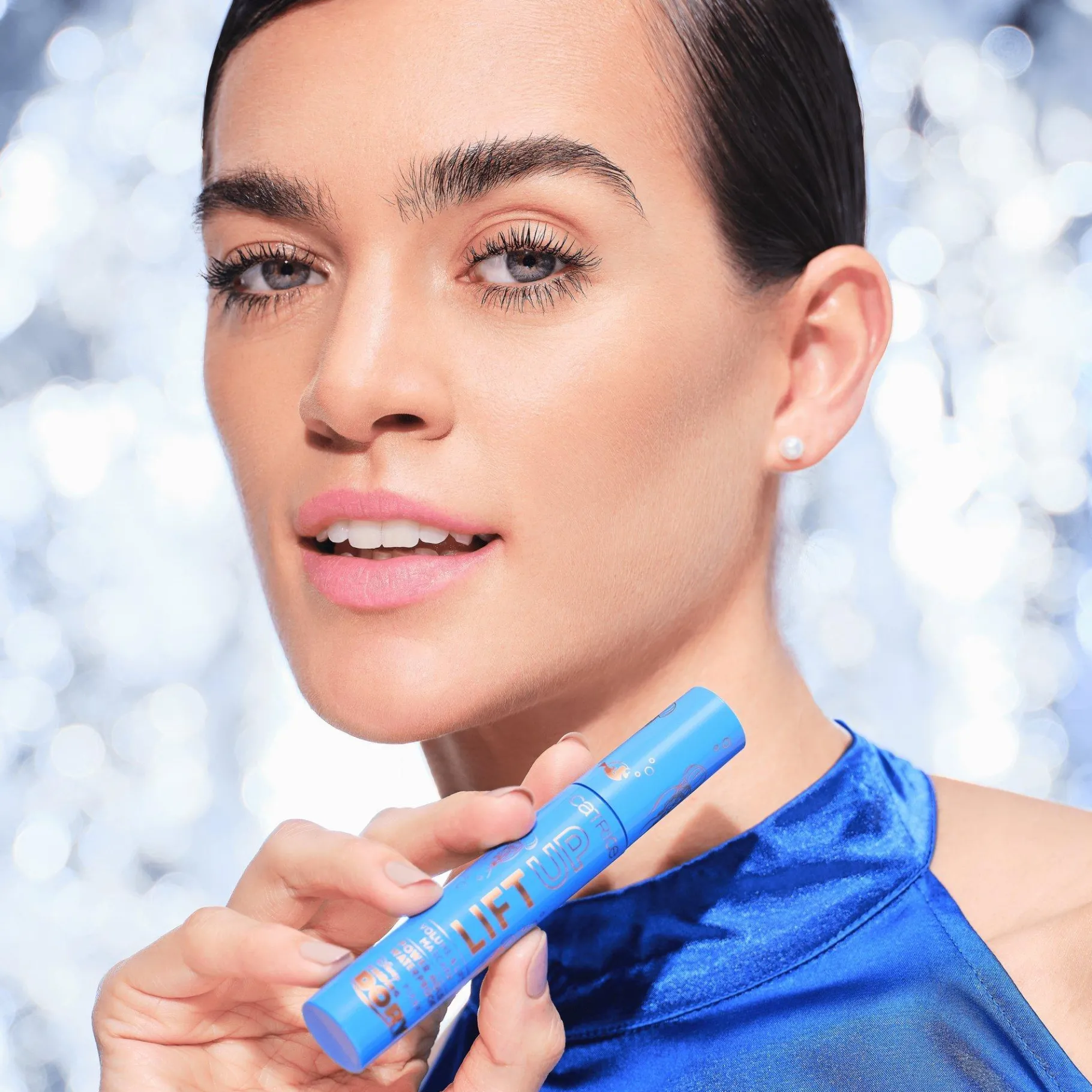 essence Máscara>Mascara resistente al agua LIFT UP Volume & Lift Power Hold Finding Dory de Disney Pixar