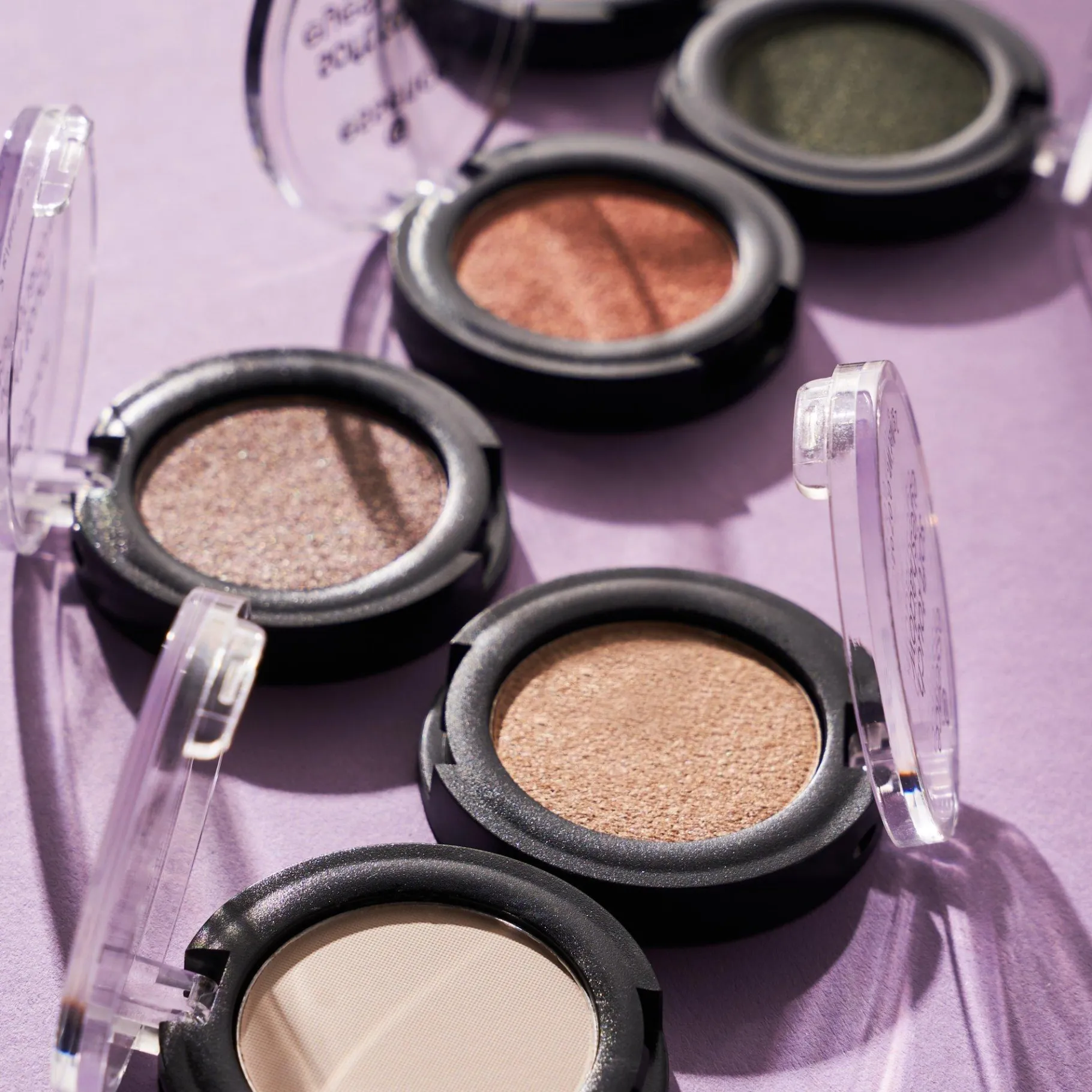essence Sombra De Ojos>soft touch sombra de ojos